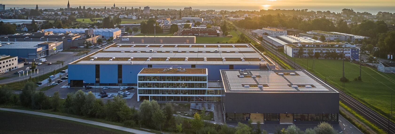 unico Fenêtres, fuego light Portes, thermfix vario Murs-rideaux, unico Portes, fuego light Coulissants, unico Coulissants and presto xs Portes - Forster Campus, Romanshorn located in Romanshorn, Suisse